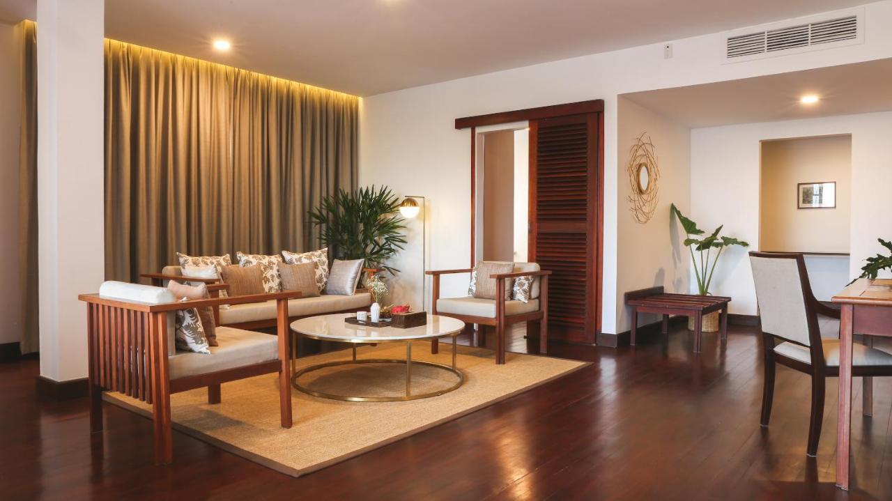 Amanjaya Pancam Suites Hotel Пномпень Экстерьер фото